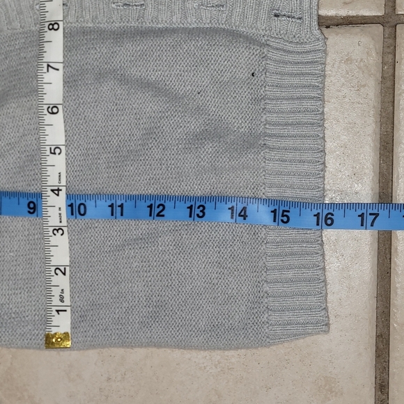 American Eagle Outfitters Juniors Gray Button Down V-Neck Cardigan Sweater Small - Picture 2 of 7